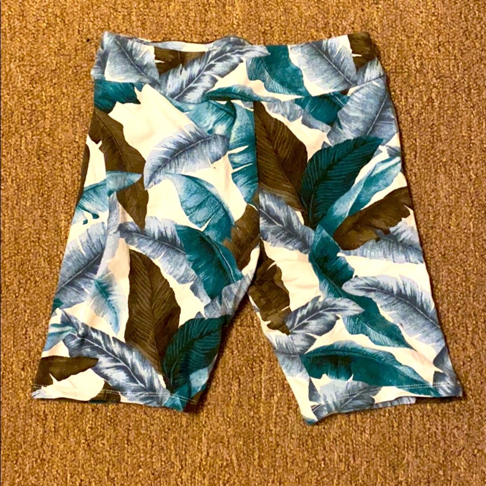 Tropical print bike shorts